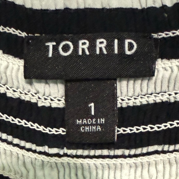 Torrid Black & White Striped Challis Midi Dress
Size 1 - Picture 6 of 7